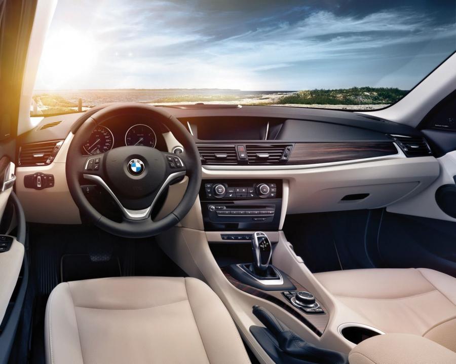  BMW X1 2015 года  (фото 7 из 18)